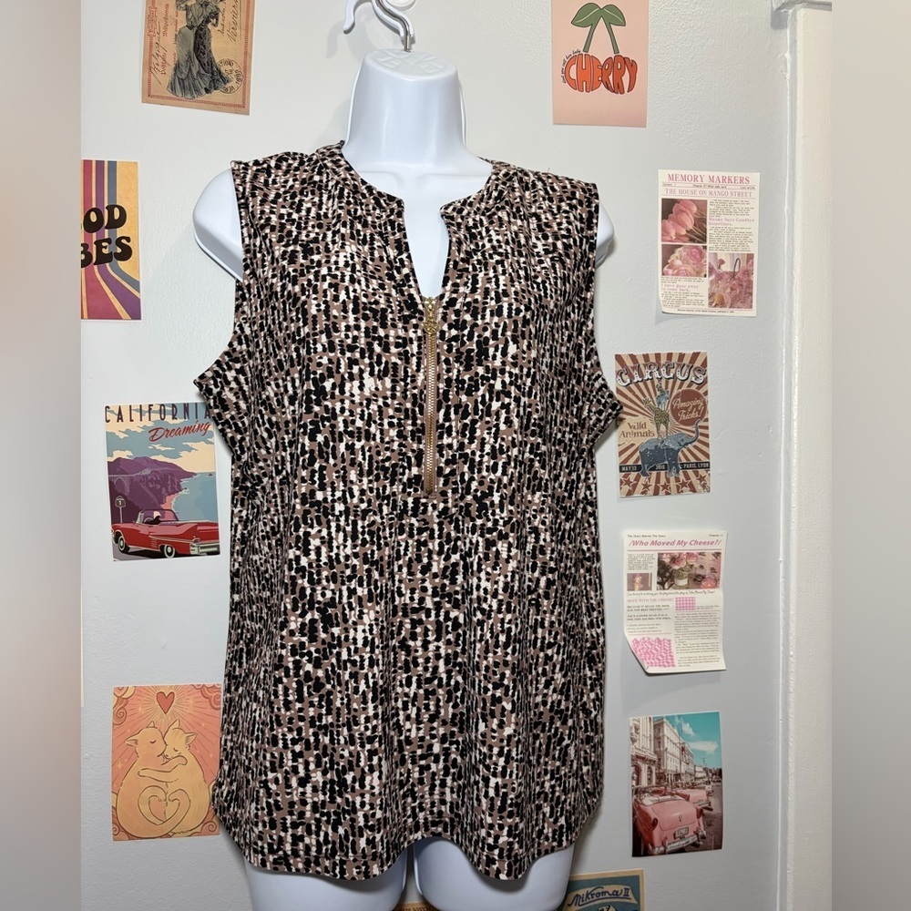 Anne Klein Black and Cream Sleeveless Blouse